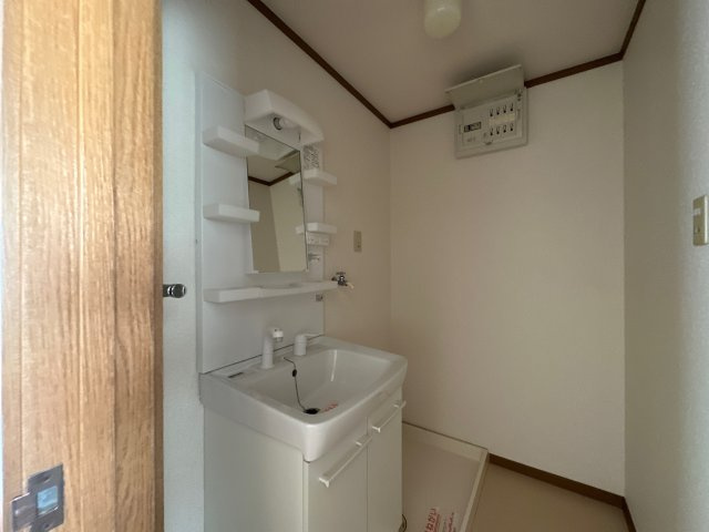 クレストール上野田　Ｂの洗面所