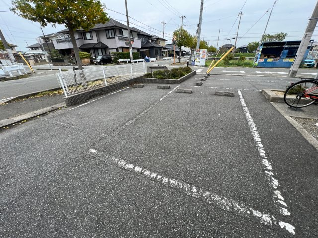 スカイコーポラスⅡの駐車場