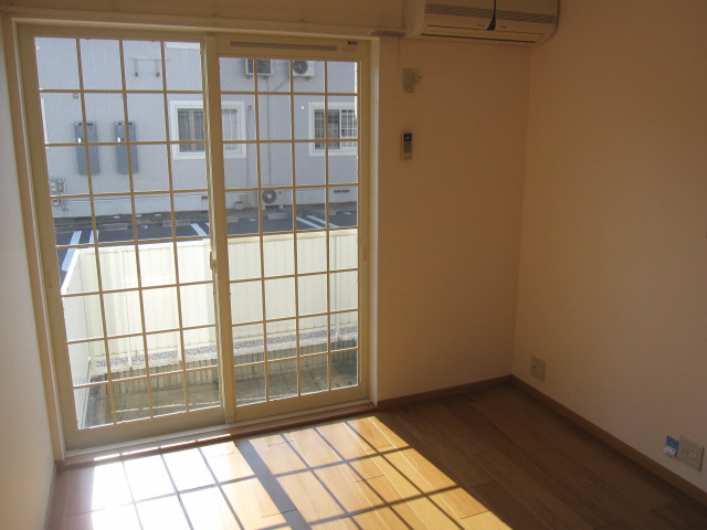 フリーデンＢの居間・リビング