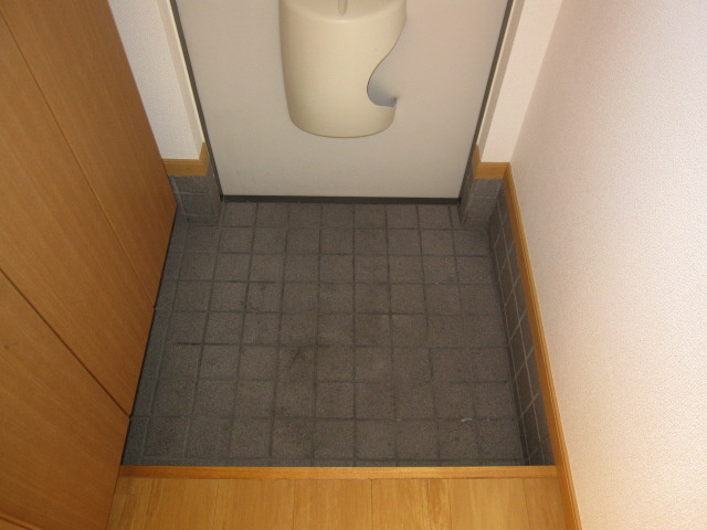 フリーデンＢの玄関