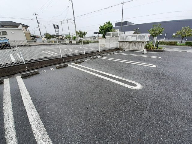 ソレイユ東山Ⅰの駐車場