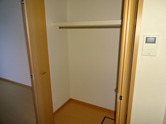 メゾン・ド・花水木　弐番館の収納