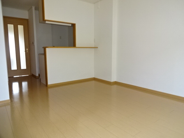 メゾン・ド・花水木　弐番館の居間・リビング