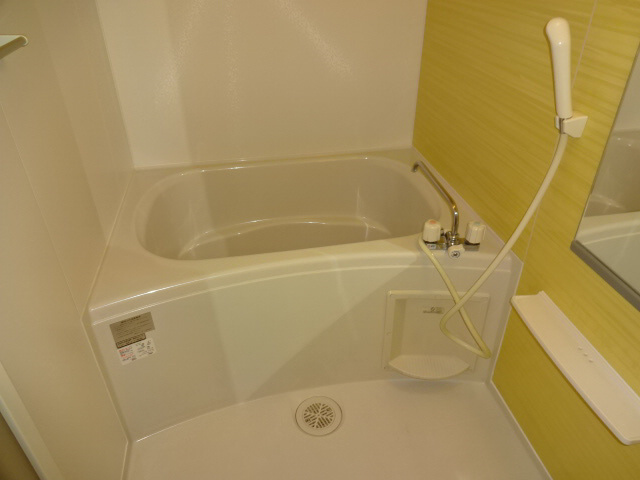 メゾン・ド・花水木　弐番館の浴室