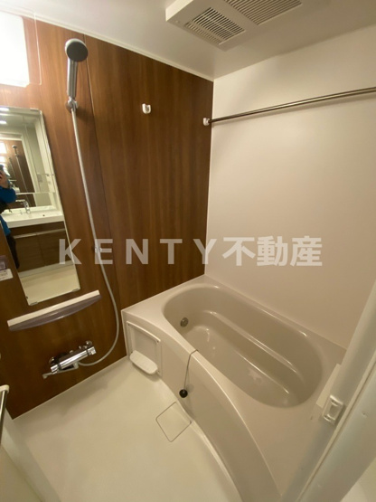 【浴室】 | ＢｌｕＲｏｃｋ大鳥居 | 落ち着いた空間のお風呂です