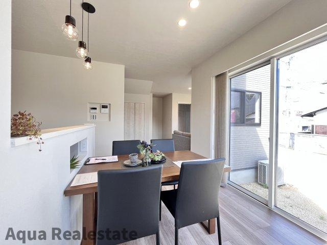 高松市香西北町の中古一戸建の居間・リビング