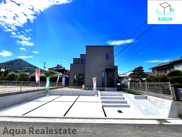 高松市香西北町の中古一戸建の駐車場