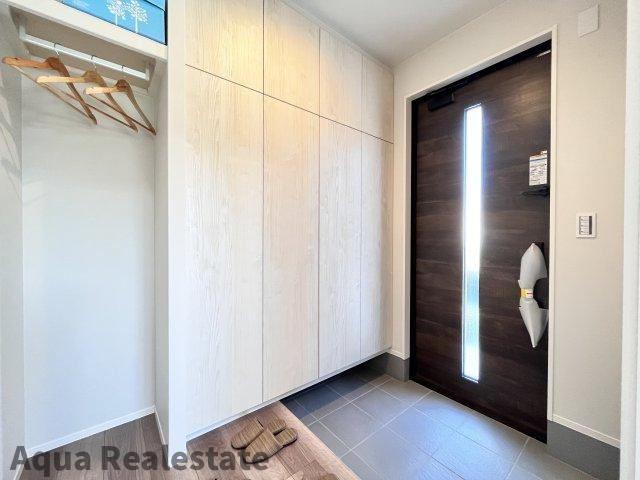 高松市香西北町の中古一戸建の玄関