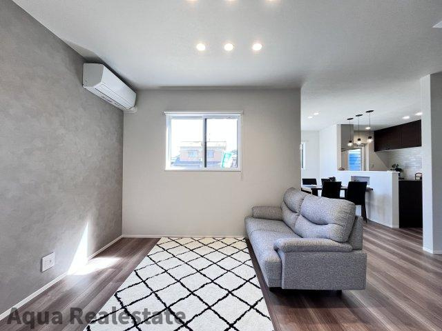 高松市香西北町の中古一戸建の居間・リビング