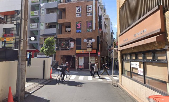 愛泉ビルの周辺