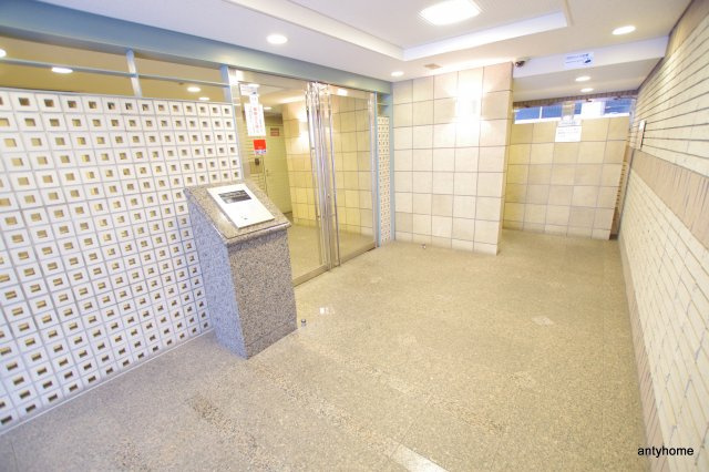 ファミールリブレ梅田東　仲介手数料無料のロビー