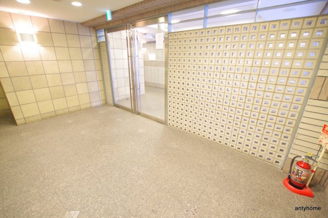 ファミールリブレ梅田東　仲介手数料無料のロビー