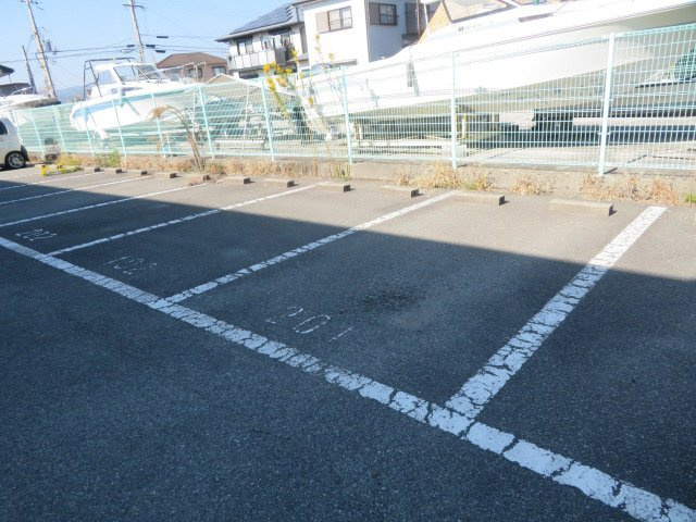 アコーデリア元禄の駐車場