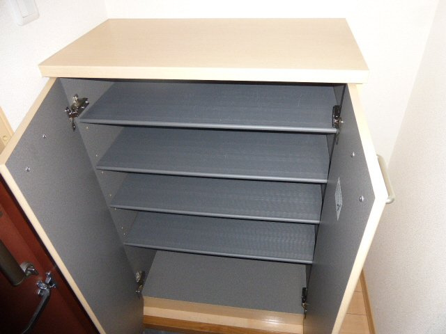 カーサトレスA棟の収納