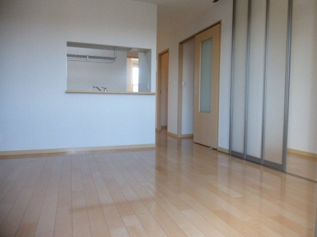 カーサトレスA棟の居間・リビング