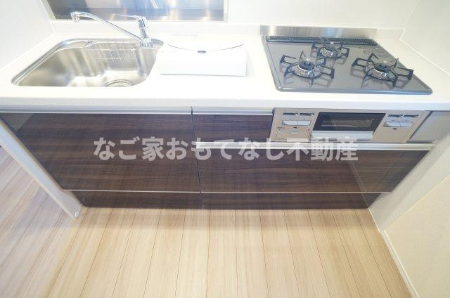 【キッチン】 | ESTORIA | フロアでパネルのカラー変わります