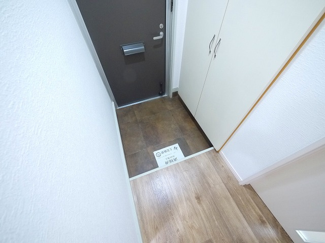 いせやハイツの玄関