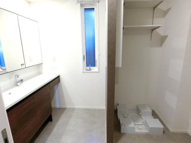 【洗面所】Ｄ-ＲＯＯＭ 白萩町
