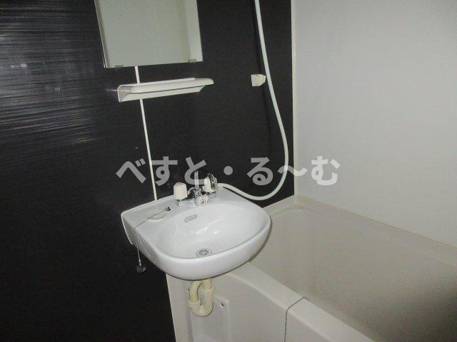 サングレイス西新町の浴室