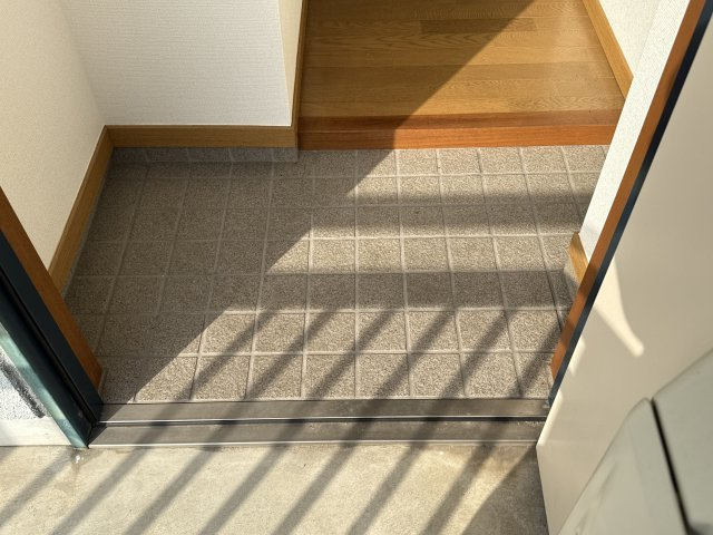 白岡ハイツの玄関