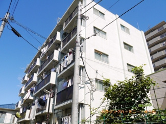 【外観】 | 閑静な住宅街「ときわ台」駅に建つ、角部屋リフォーム物件です。