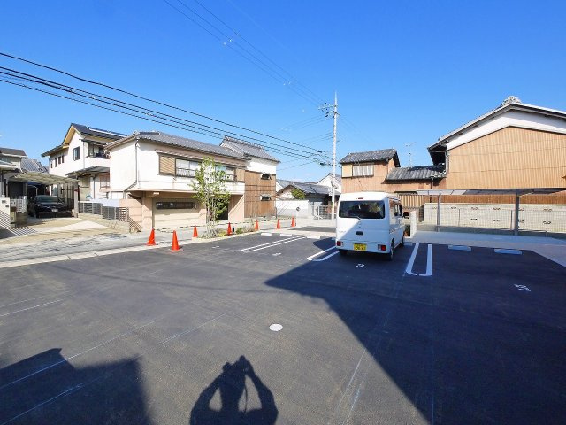 サニーレジデンスの駐車場