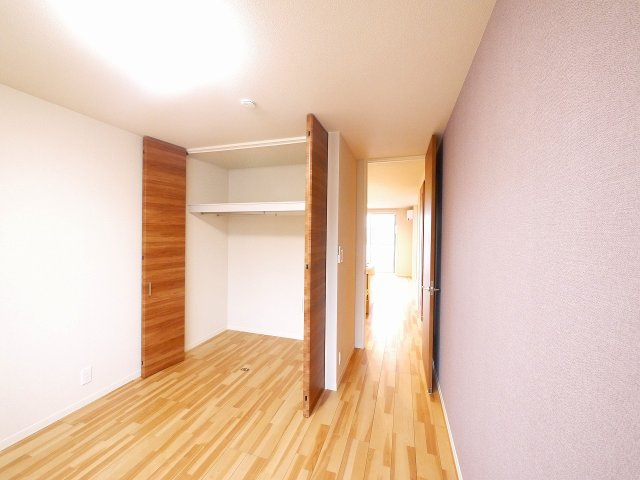 サニーレジデンスの洋室