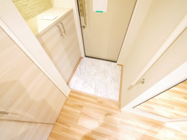 サニーレジデンスの玄関|落ち着いた玄関です