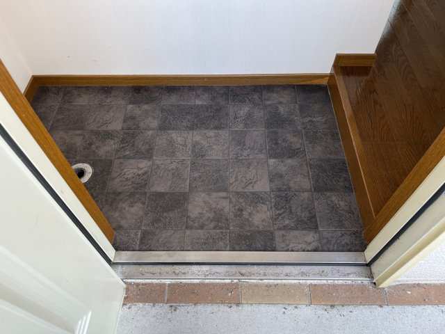 コーポ西中島の玄関