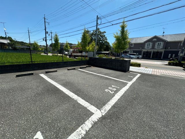 サンハイツＢ棟の駐車場