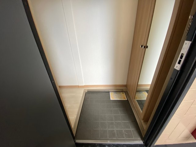 サンハイム下手野 B棟の玄関