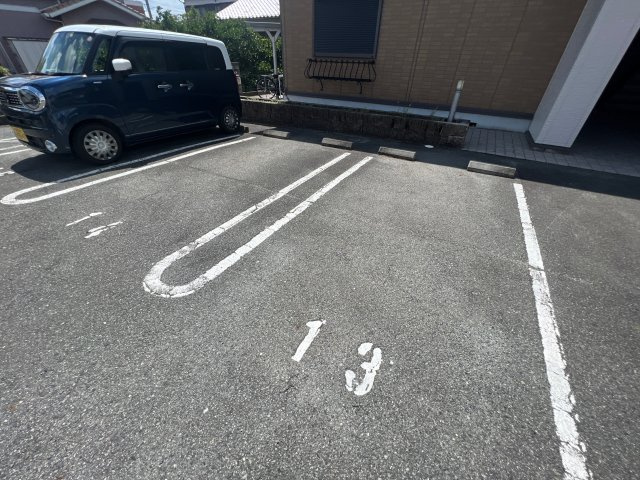 ソレイユ（神岡町）の駐車場