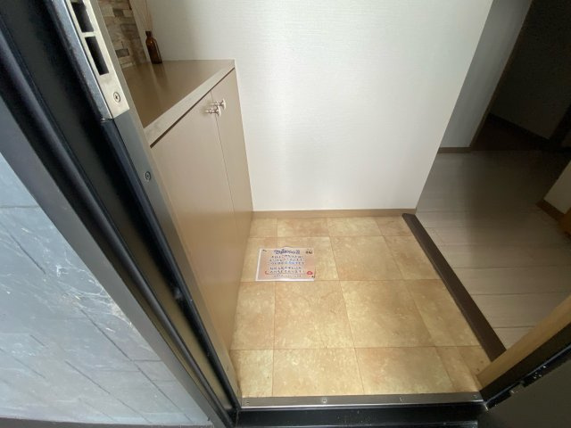 ソレイユ（山津屋）の玄関