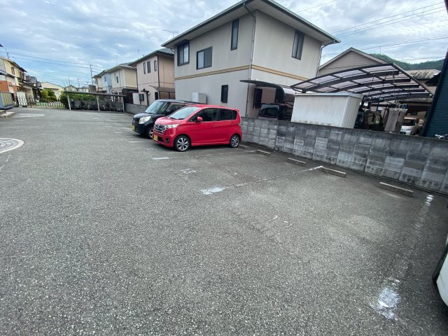 ソレイユ（山津屋）の駐車場