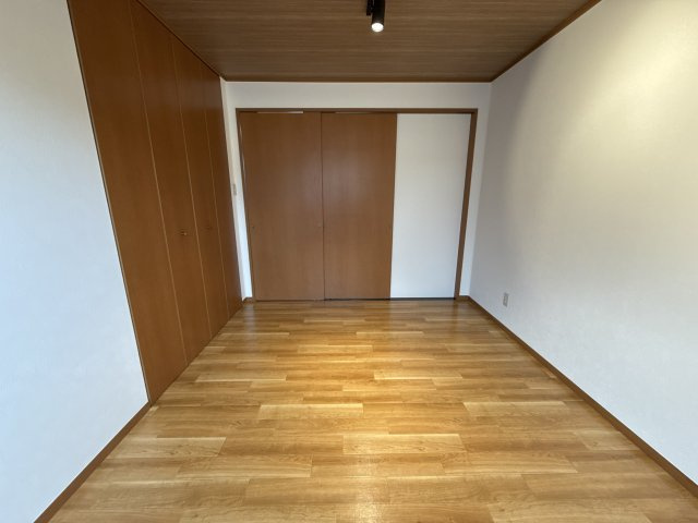 ファミール砂子B棟の寝室