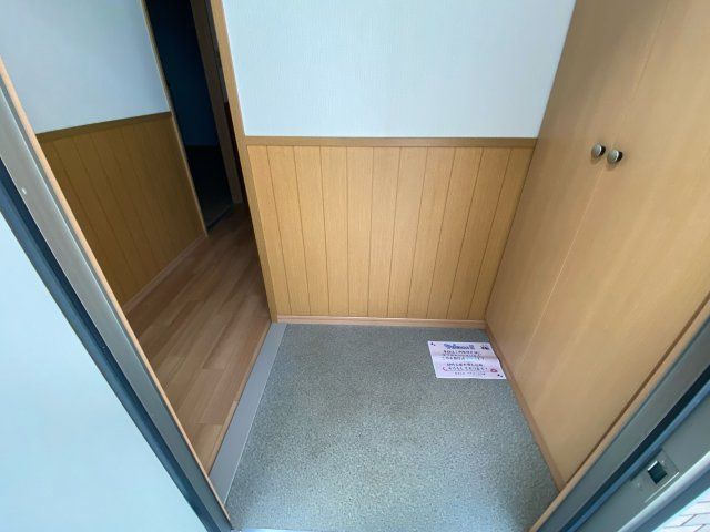 ブランフルーレＡの玄関