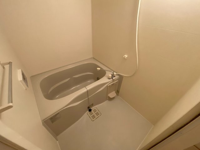 ブランフルーレＡの浴室