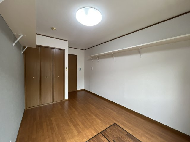 ナイスワン青山Ⅳの洋室