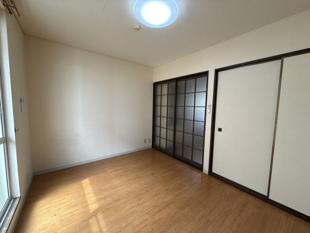 ハイツタイヨウの洋室