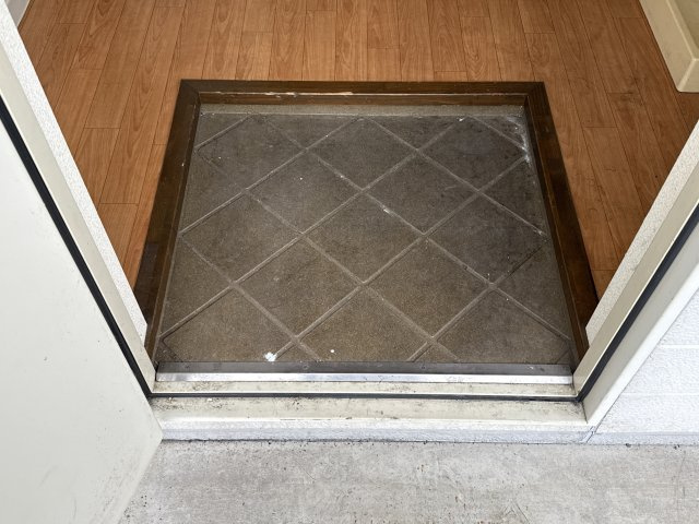 ハイツタイヨウの玄関