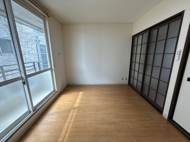 ハイツタイヨウの居間・リビング