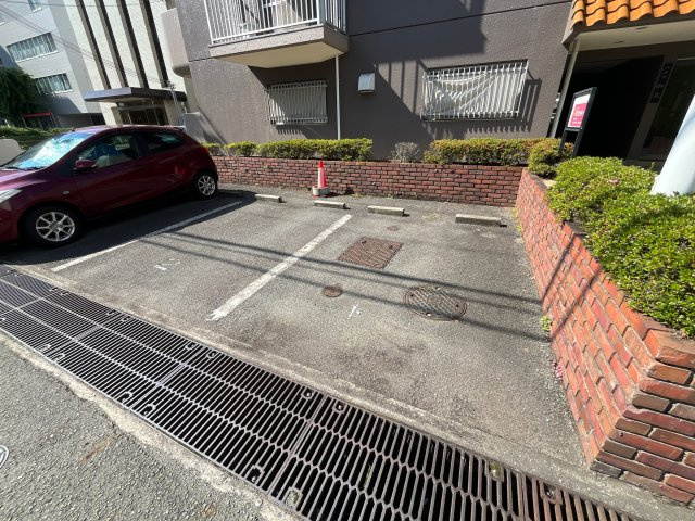 ハイツ和光の駐車場