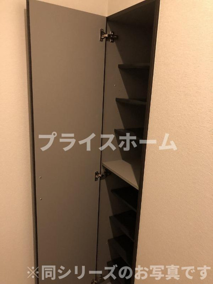 【玄関】 | Regalest Piece 筑紫通り　★プライスホームなら仲介手数料が割引価格です！★