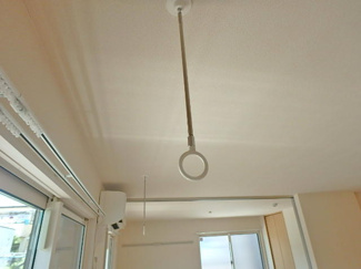 室内物干し金具があります