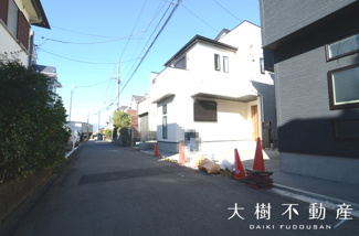 【前面道路含む現地写真】