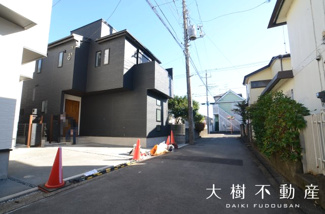 【前面道路含む現地写真】