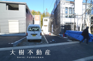 【前面道路含む現地写真】