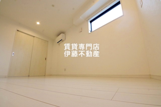 NAGOYA THE NAVYWOODの居間・リビング