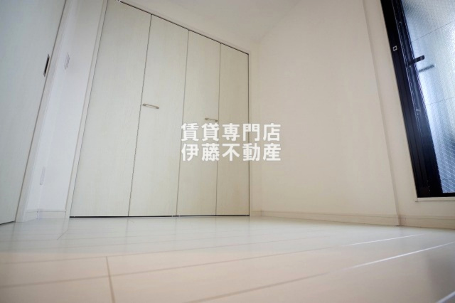 NAGOYA THE NAVYWOODの洋室