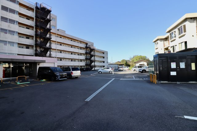 最上ハイツ足利の駐車場